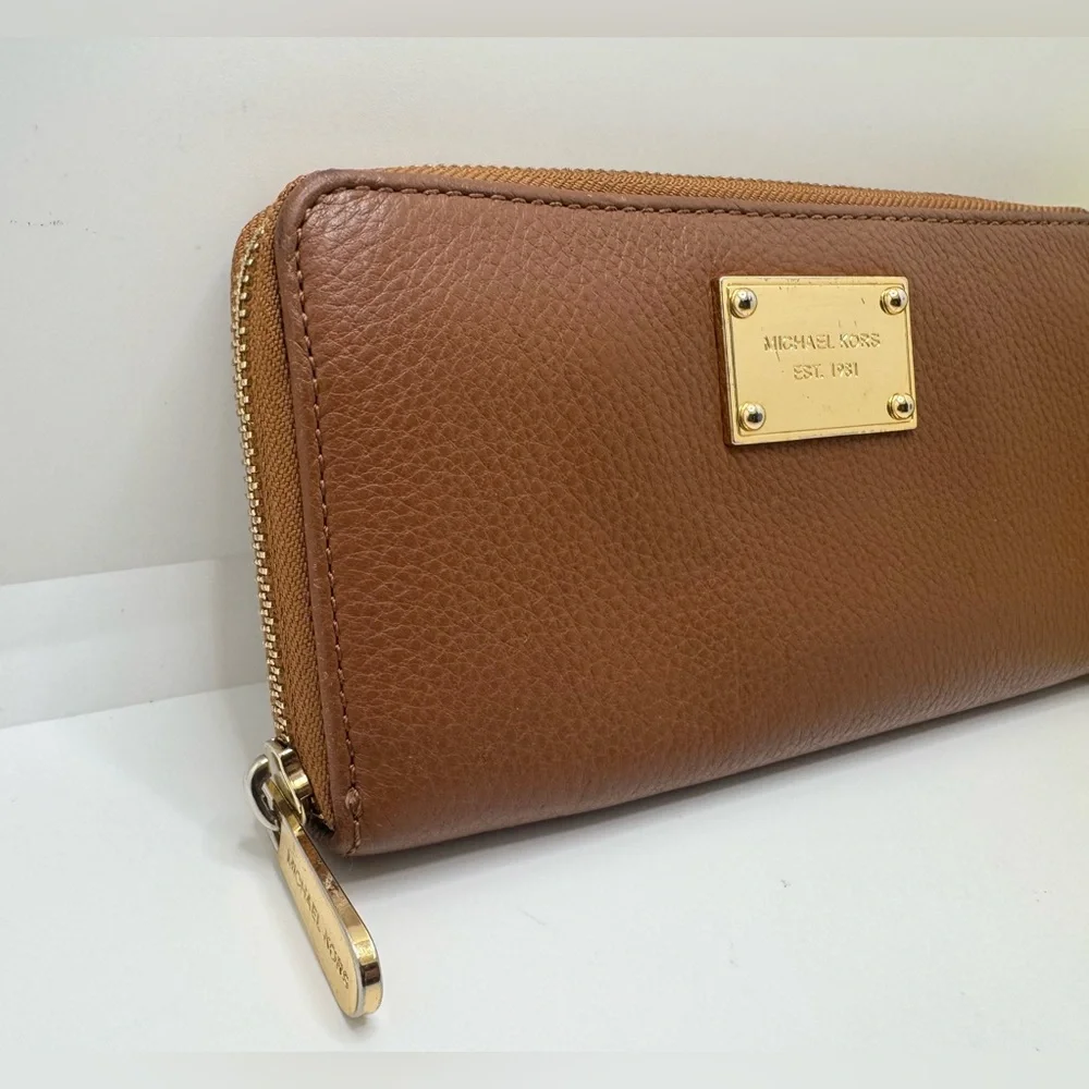 Michael Kors Chestnut Leather Zip Around Wallet Clutch Gold Accents